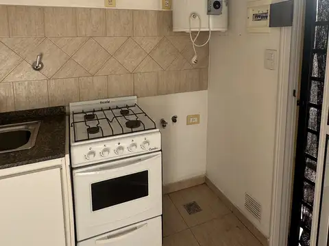 DEPARTAMENTO 2 AMBIENTES EN ALQUILER / CON BALCÓN – VIAMONTE 1673