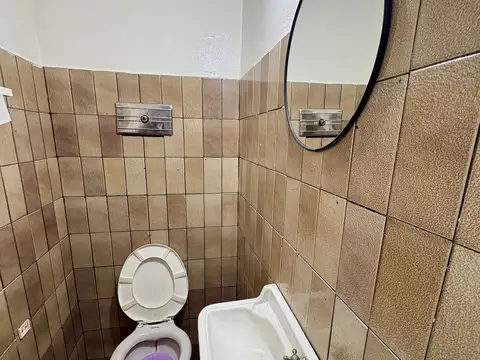 Casa 6 ambientes con 2 baños