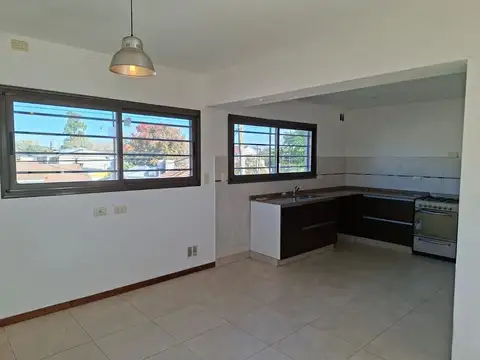 Depto Tipo Casa en Alquiler de 2 dormitorios