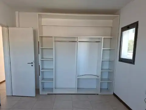 Depto Tipo Casa en Alquiler con 1 cocheras