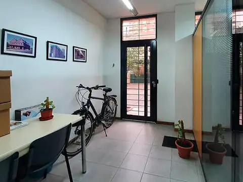 Oficina 3 ambientes con 1 baño