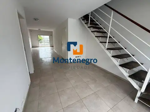 Departamento 3 ambientes tipo dúplex en José León Suarez