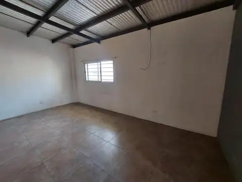 Depto Tipo Casa en Alquiler en Villa Ballester, $ 400.000