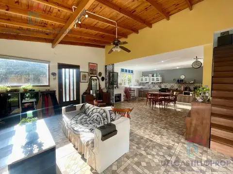 Casa 3 ambientes con 2 baños