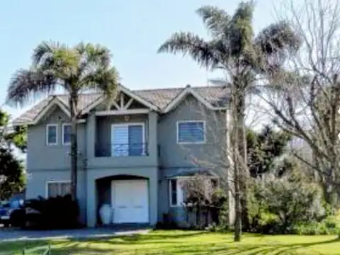 Venta Casa 4 Ambientes - Club de Campo Pueyrredon