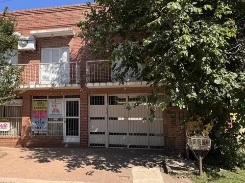 Local comercial con 2 departamentos en Colon Entre Ríos