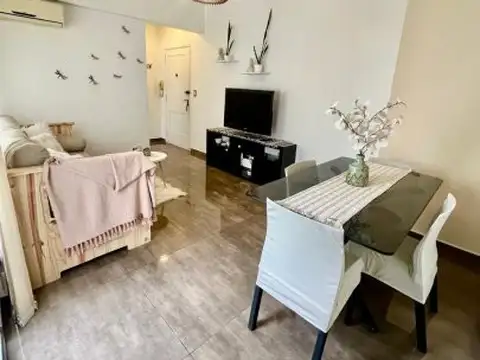 Lavalle 1672 , Piso 8