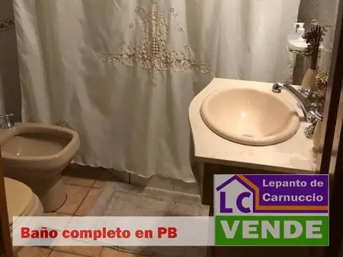 ¡NUEVO VALOR! HERMOSO CHALET DE 6 AMBIENTES EN VILLA LUZURIAGA. ¡ACEPTA PERMUTA COMO PARTE DE PAGO!