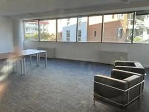 Oficina 5 ambientes con 3 baños