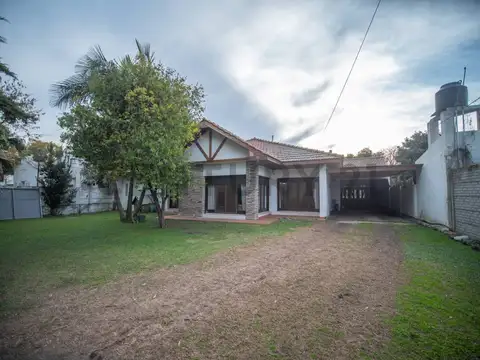 Casa en Venta con 3 cocheras