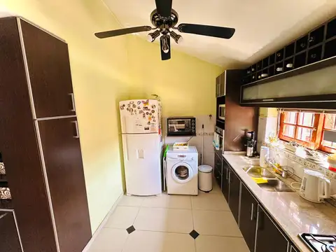 Casa 4 ambientes con 3 baños