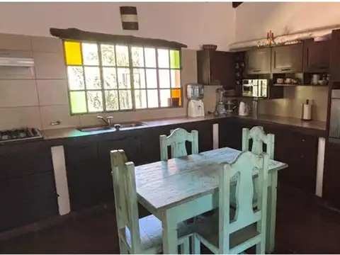 Casa en Venta con 4 cocheras