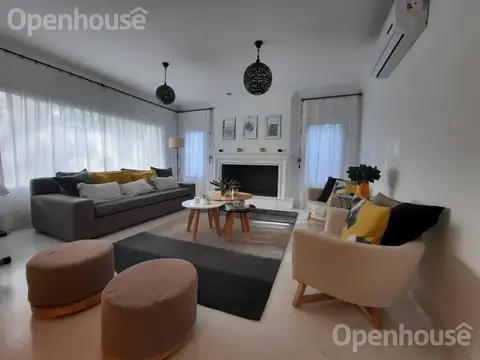 Venta  casa en La Martinica, Pilar-Suite en pb.-Master suite y 2 dorm. en pa.-Lote Central.