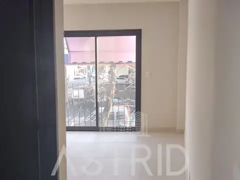 Local en duplex a la venta en complejo comercial en San Fernando