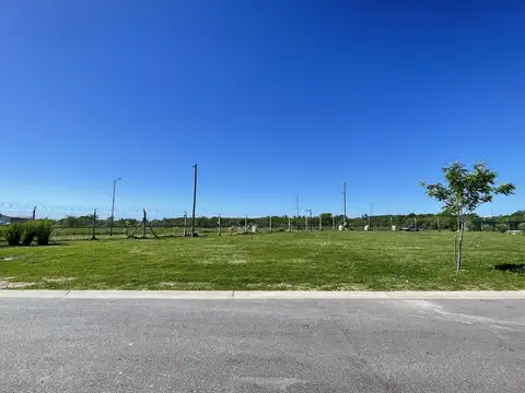 Lote en Cul de Sac en barrio Santa Ana, Villa Nueva, acepta financiación