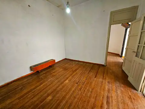 Casa 6 ambientes con 1 baño