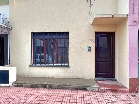 CASA EN VENTA - BARADERO (CENTRO)