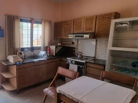 Casa 6 ambientes con 3 baños