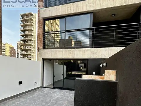 Departamento monoambiente con parrillero y patio exclusivo a estrenar en venta Abasto