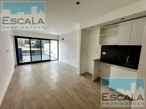 Departamento monoambiente con parrillero y patio exclusivo a estrenar en venta Abasto