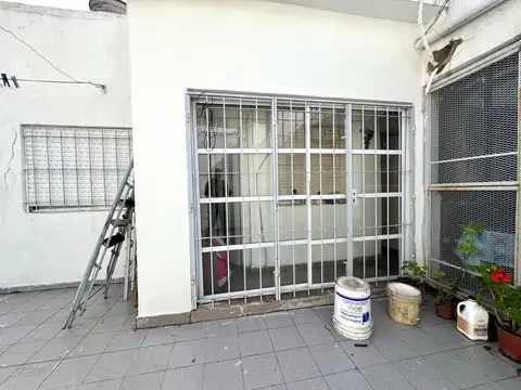 Depto Tipo Casa en Venta 50 años