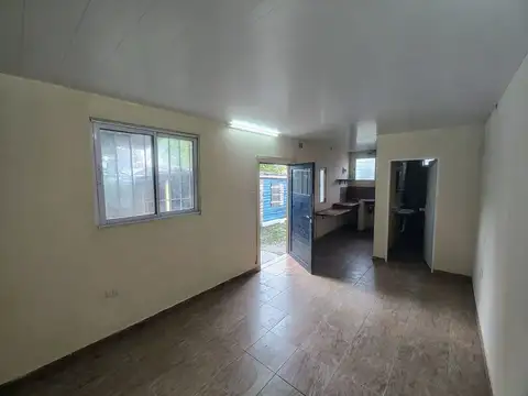 Casa un ambiente sobre lote de 10 x 30