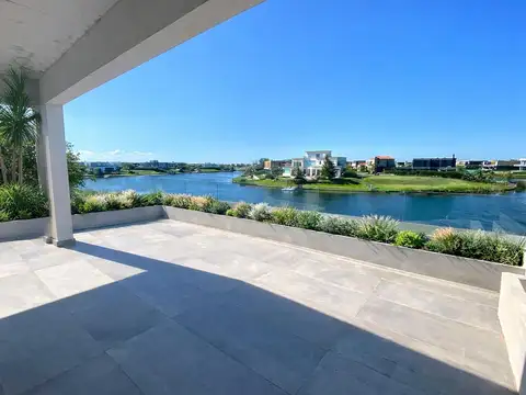 Casa en Venta al Agua en Marinas, Puertos de escobar