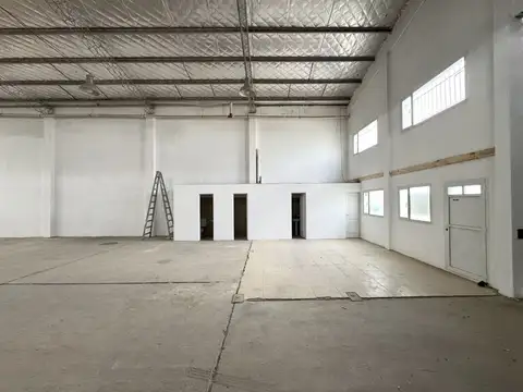 Galpon en Alquiler 12  mts Frente