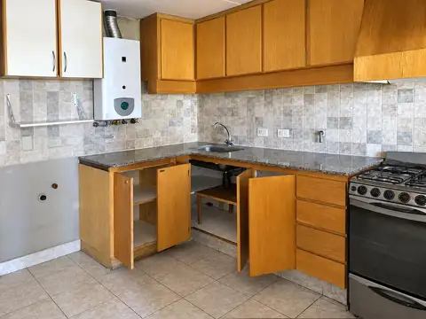 Departamento en Alquiler en Tolosa, $ 850.000