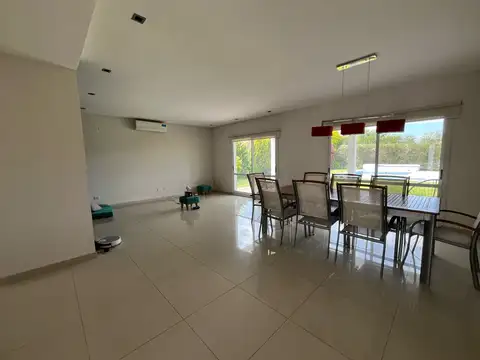 Casa en Alquiler al Oeste
