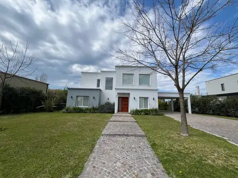 Casa en Alquiler de 5 dormitorios