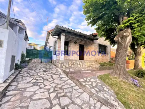 Casa de tres ambientes en venta - Ranelagh