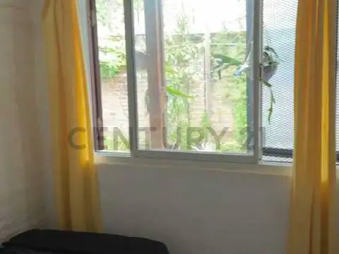 Casa 6 ambientes con 1 baño