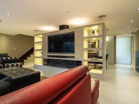 Oportunidad en nuñez: casa unica de 245m con jardin, pileta, parrilla y 2 cocheras