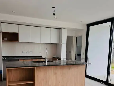 457 e/ 11 y 13 , Piso 0