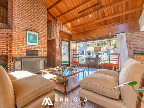 Casa en Venta con 5 cocheras