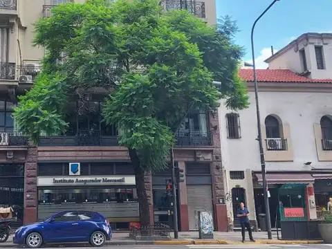 Av Belgrano 700
