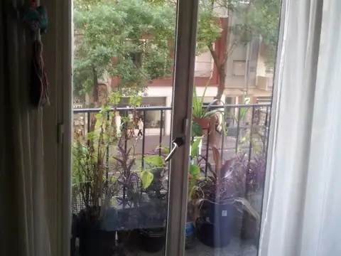 3 AMB CON DEPENDENCIAS FRENTE BALCON  BAULERA  EDIFICIO GALLI  U$S100.000.- + cuotas