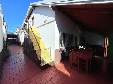 Casa en Venta en Castelar, USD 180.000