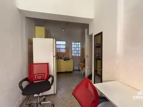 Venta - Casa 2 dormitorios con patio y terraza - Echesortu, Rosario.