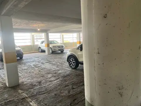 VENTA DE COCHERAS EN EL CENTRO FRENTE A EPEC