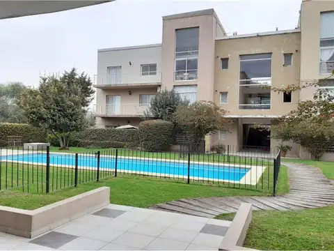 Departamento de 2 ambientes en alquiler en PB con jardin