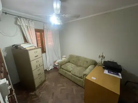 Casa 6 ambientes con 2 baños