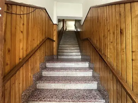 Av. Zapiola 1976 entre Dante Hipolito Lugo y Calle 164 (av. mosconi) , Piso 1