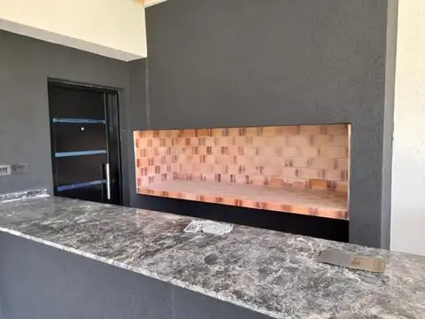 VENTA CASA DE 4 AMBIENTES, BARRIO SPRINGPARK, PILAR