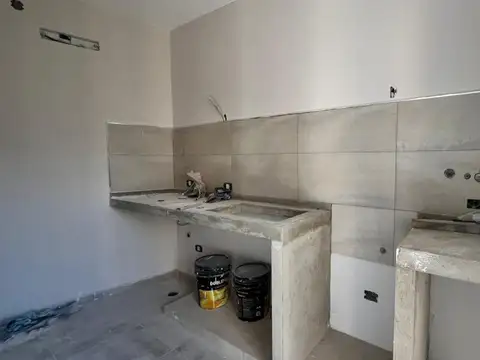 VENDE DUPLEX 3 DORMITORIOS BARRIO PARQUE CAPITAL
