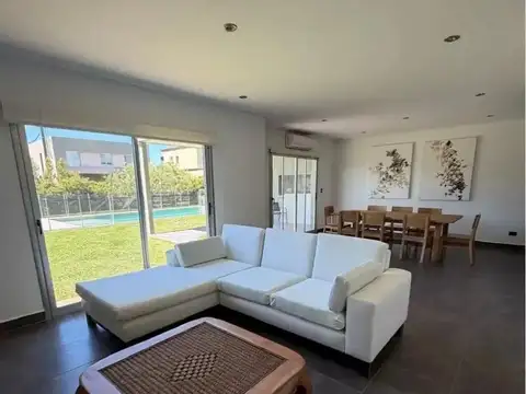 Casa en Puertos Barrio Vistas 5 ambientes con pileta terraza galería con parrilla