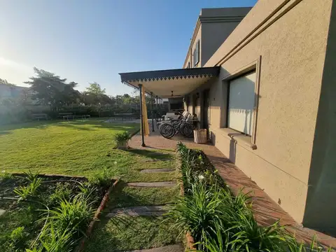 Casa en Alquiler Temporal en Laguna Del Sol, USD 5.900