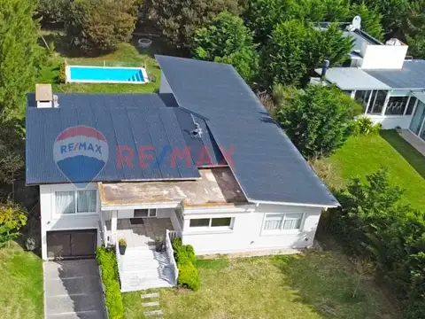 Casa en venta 5 amb pileta Res. l  Costa Esmeralda