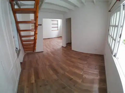 Depto Tipo Casa en Alquiler de 2 ambientes